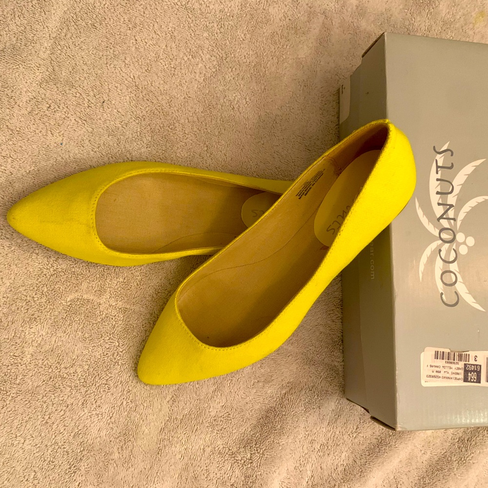 Coconuts yellow ballet flat w/box size 9